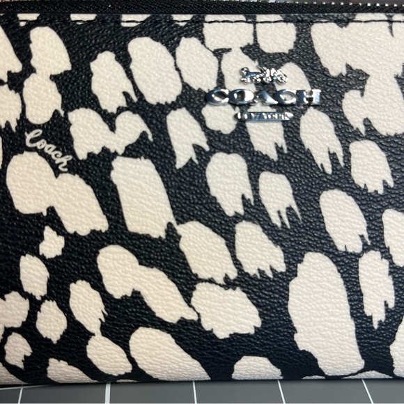 Coach Wallet - Picture 2 of 4